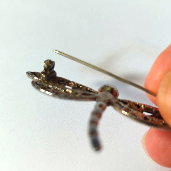 Dragonfly Pin Silver With Crystal Rhinestone - Picture 3 of 4
